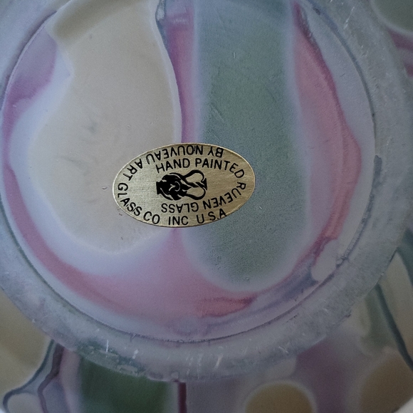 Pink Fluted Bowl-Rueven-Hand - Picture 8 of 11